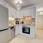 شقة Paraiso Mar Beautiful & Bright Renovated With Air Conditioning بالم مار