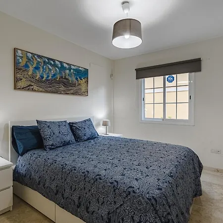 Paraiso Mar Beautiful & Bright Renovated With Air Conditioning Apartament